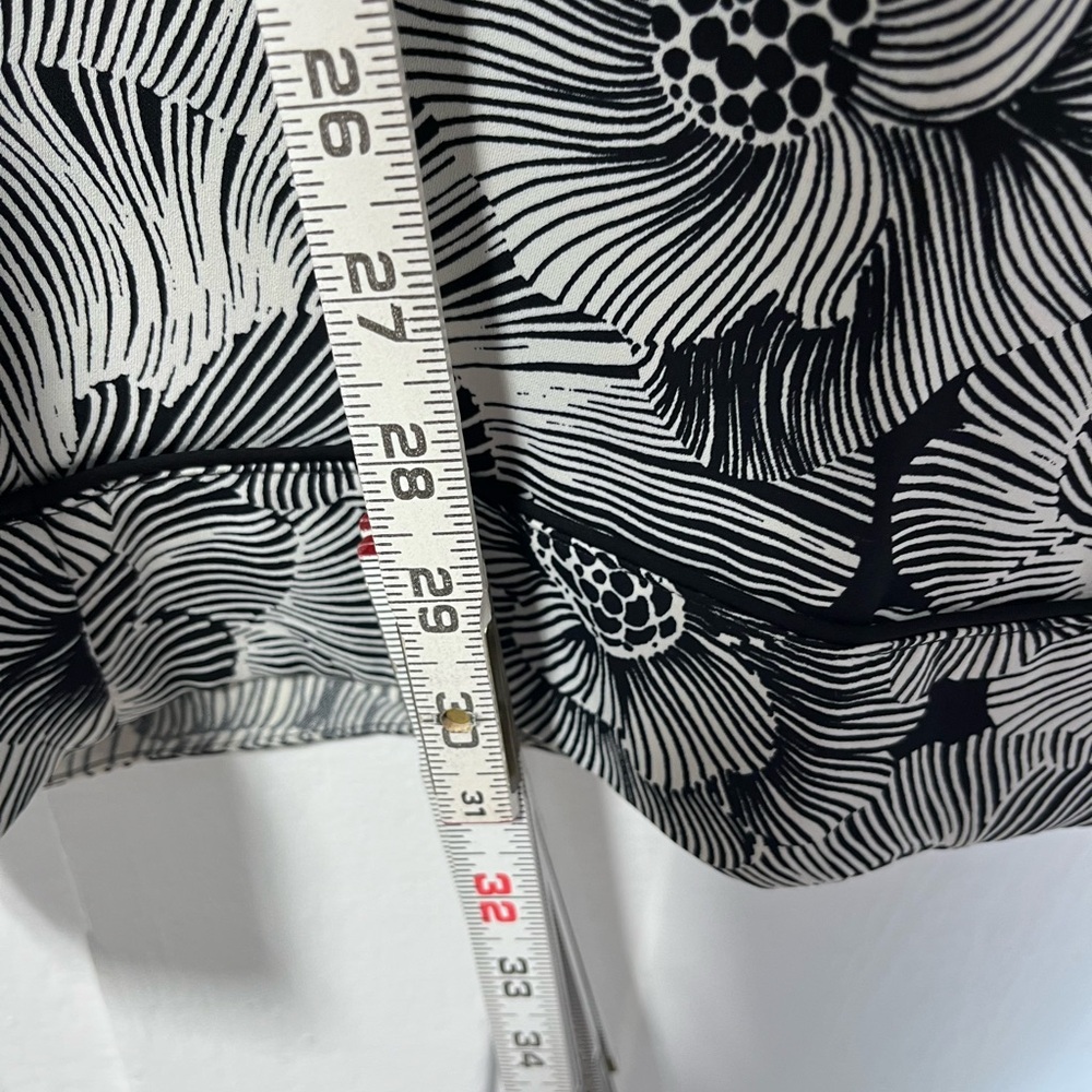 Express Stylist Super High Waisted Pleated Wide Leg Pant Floral Pant size 6 - Picture 10 of 11